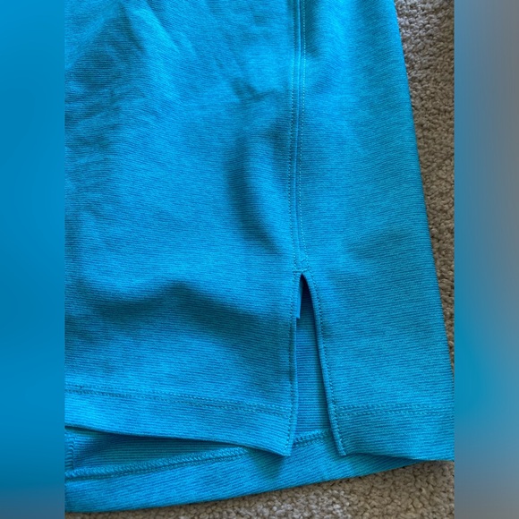 NWT Outdoor Voices Warmup 2.5” Skort in Blizzard. 3 pockets on built in shorts - Picture 3 of 5